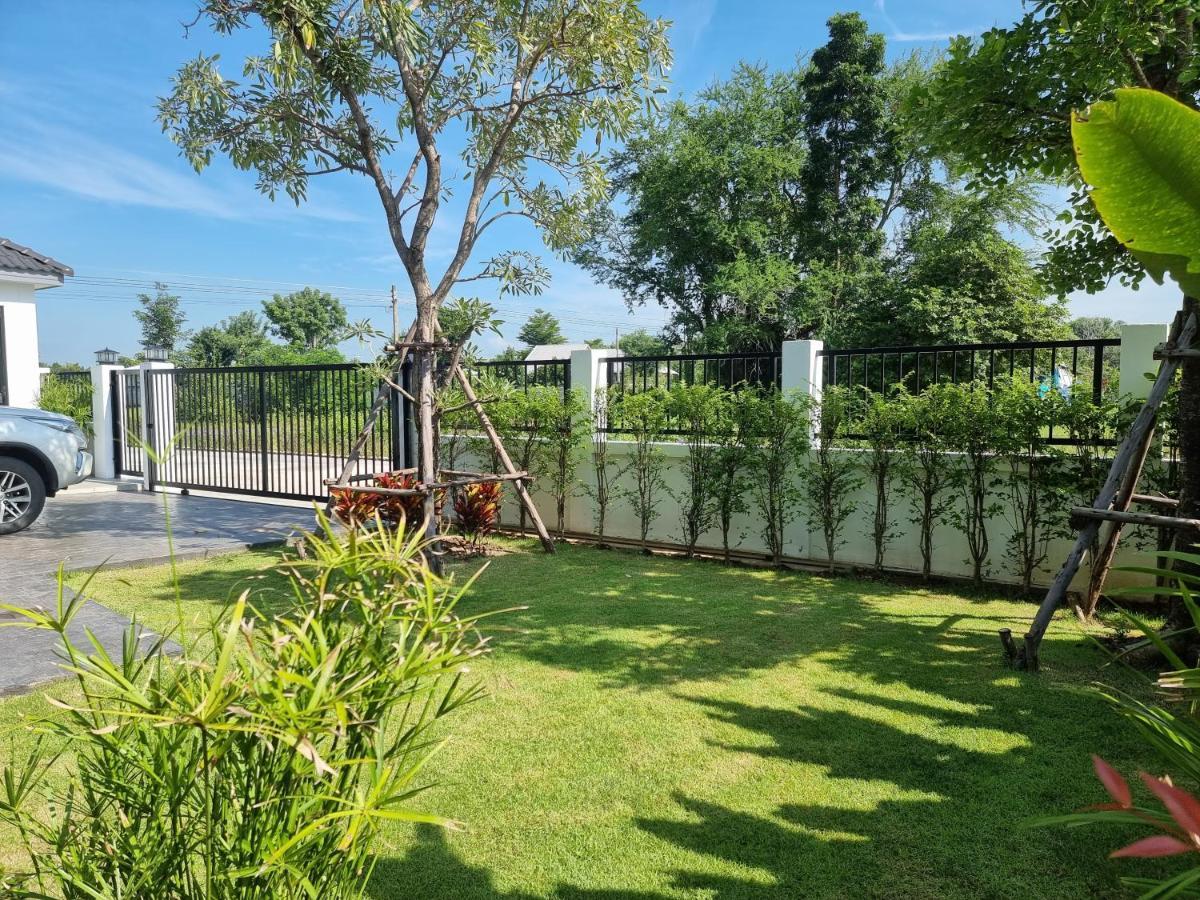 Baan Dalah Pool Villa Buriram Exteriör bild