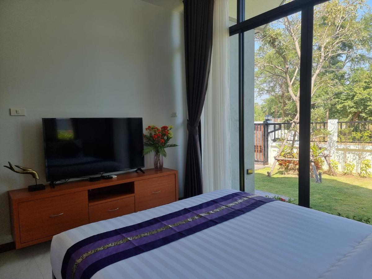Baan Dalah Pool Villa Buriram Exteriör bild